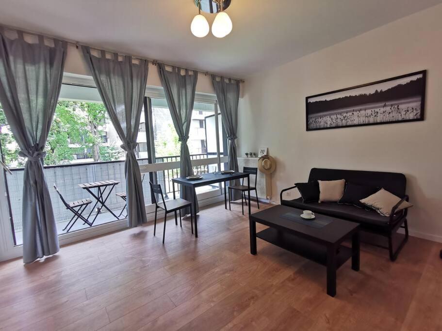 Cosy Apartment At Merignac-Centre Exterior photo